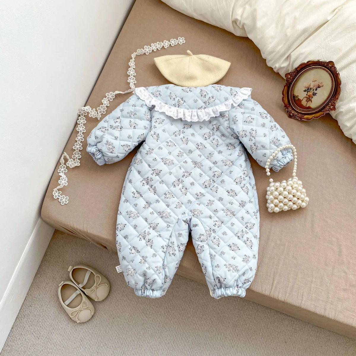 2025 Winter New Baby Girl Sweet Floral Fleece Romper Cute Lace Lapel Newborn Clothes Thick Warm Infant Girl Bow Padded Jumpsuit