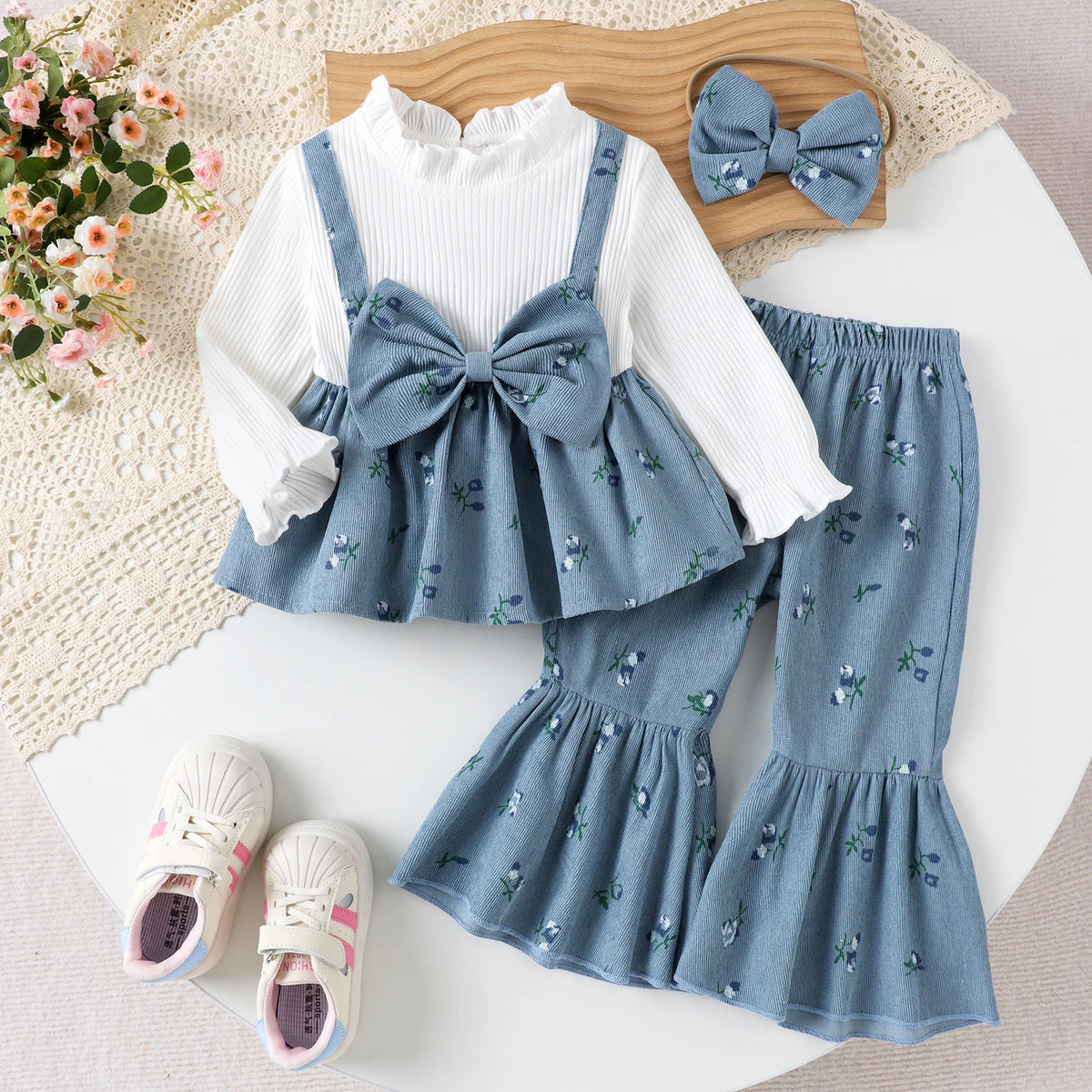 Spring and Autumn New Style Girls Are Sweet and Comfortable 1-4 Years Old White Long-Sleeved Color Matching Top + Trousers