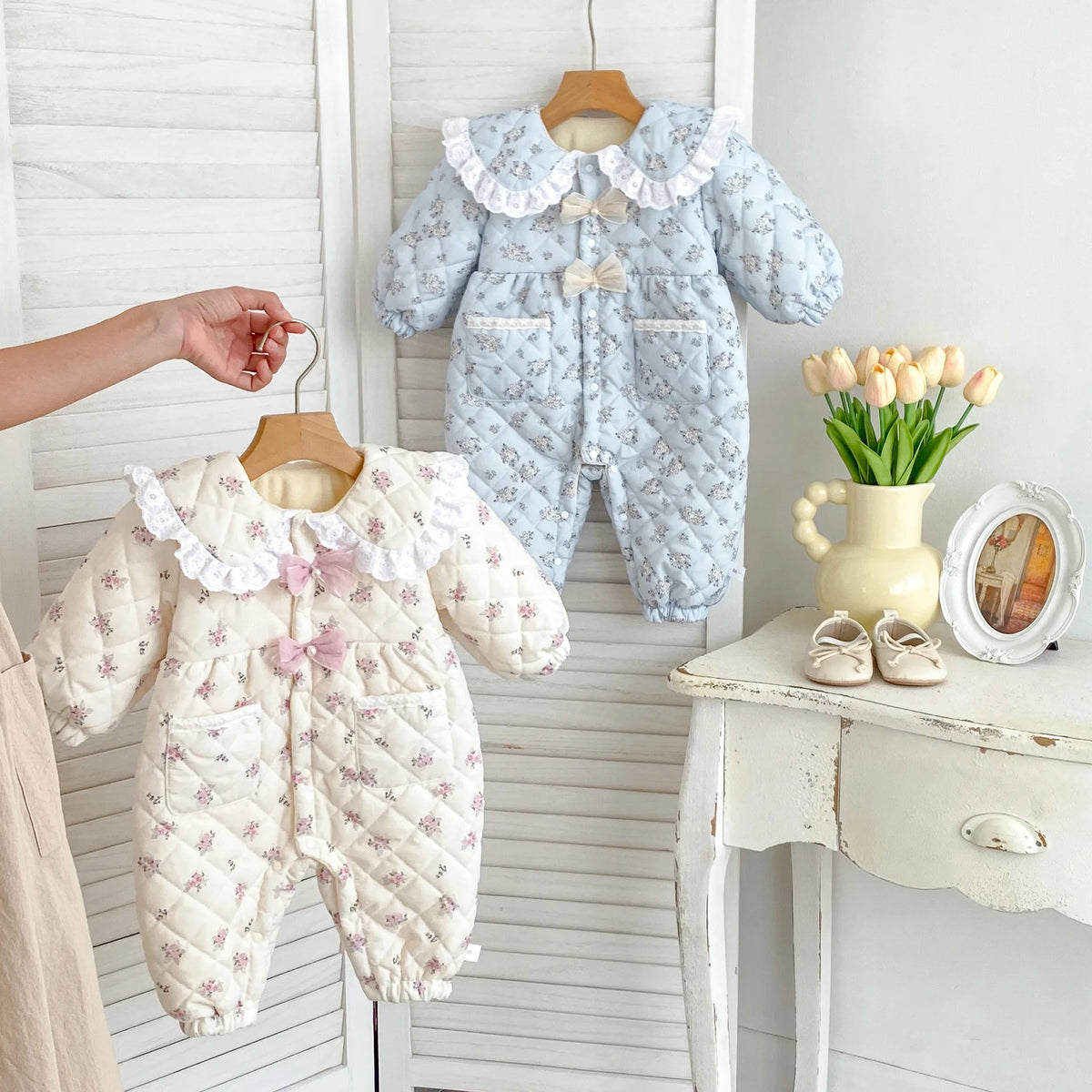 2025 Winter New Baby Girl Sweet Floral Fleece Romper Cute Lace Lapel Newborn Clothes Thick Warm Infant Girl Bow Padded Jumpsuit