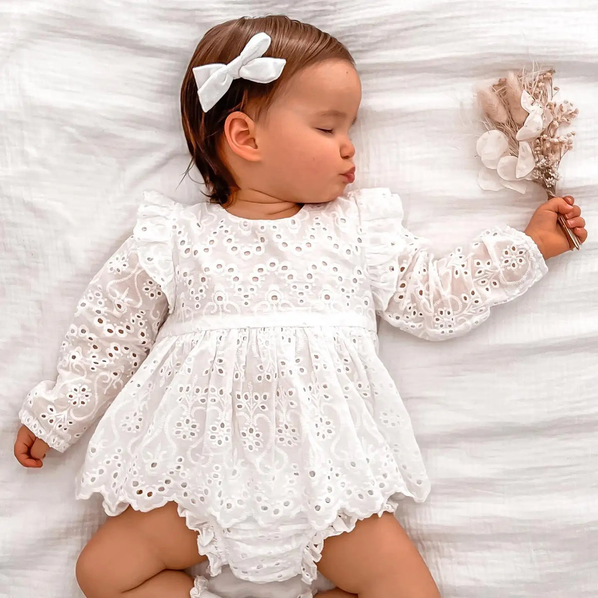 0-24M Toddler Baby Girl Clothes Set Solid Color Cutout Round Neck Long Sleeve T-shirt Tops and Elastic Casual Ruffle Shorts
