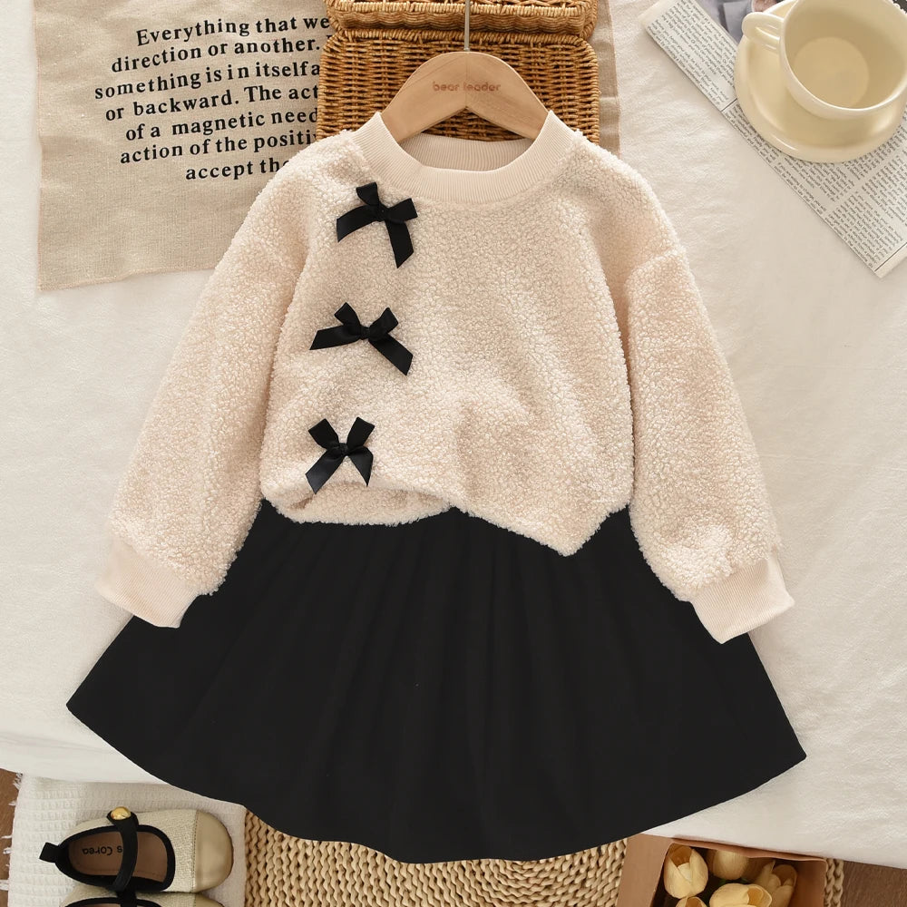 3-7 Year Old Girl Fashion Autumn and Winter New Suit Korean Version Round Neck Long Sleeved Bow Top+pleated Skirt Two-piece Set