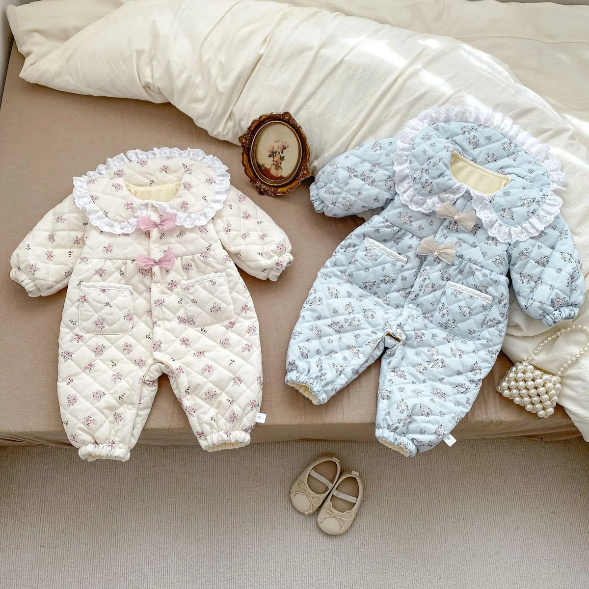 2025 Winter New Baby Girl Sweet Floral Fleece Romper Cute Lace Lapel Newborn Clothes Thick Warm Infant Girl Bow Padded Jumpsuit