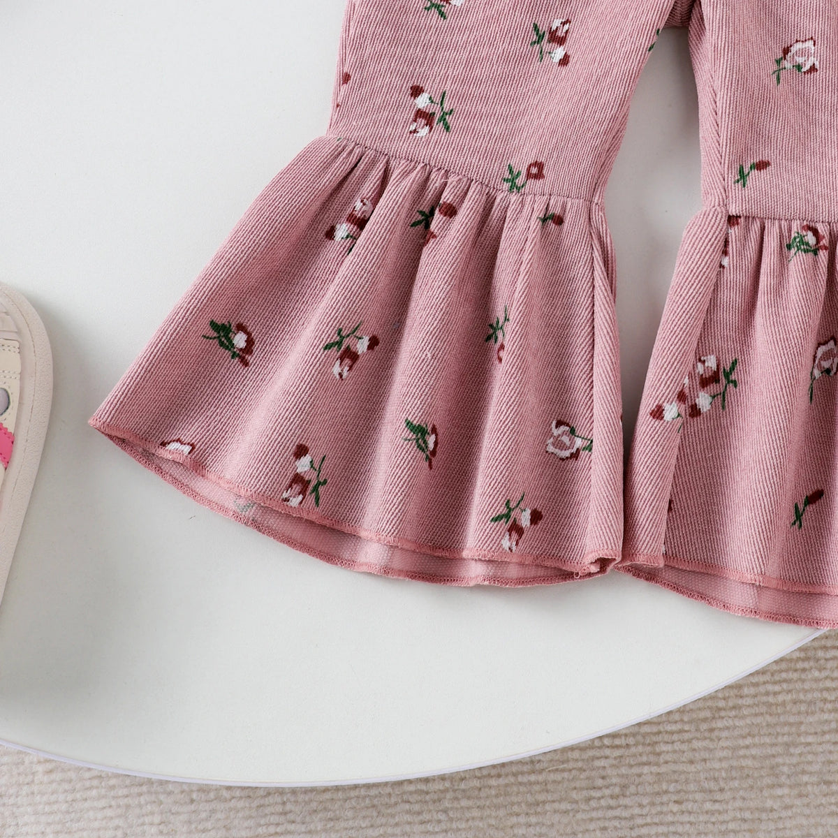 Spring and Autumn New Style Girls Are Sweet and Comfortable 1-4 Years Old White Long-Sleeved Color Matching Top + Trousers