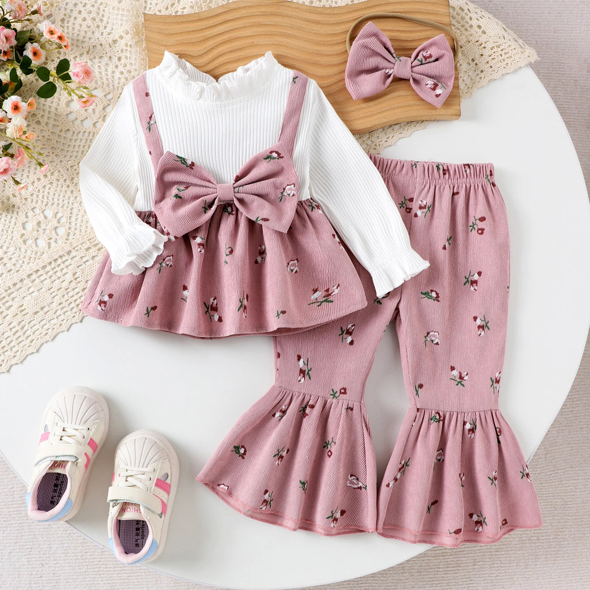 Spring and Autumn New Style Girls Are Sweet and Comfortable 1-4 Years Old White Long-Sleeved Color Matching Top + Trousers